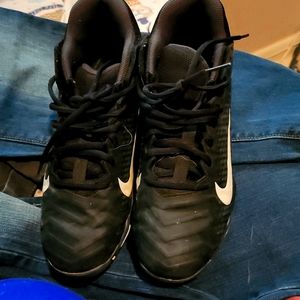 Nike cleats sz 6 foot all boys